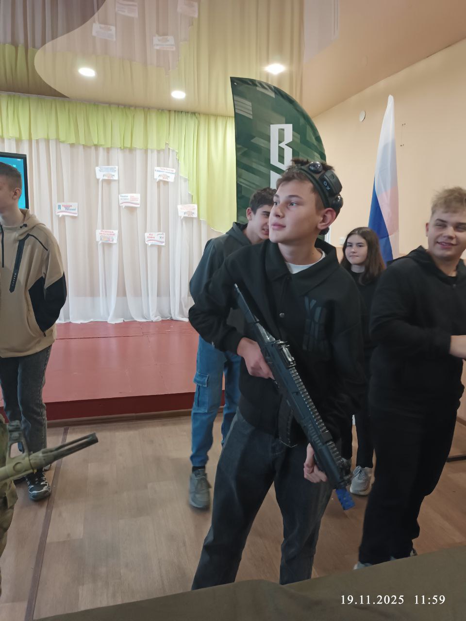 В Петровской школе прошло занятие по военной подготовке с центром “Воин” В Петровской школе прошло занятие по военной подготовке с центром “Воин”