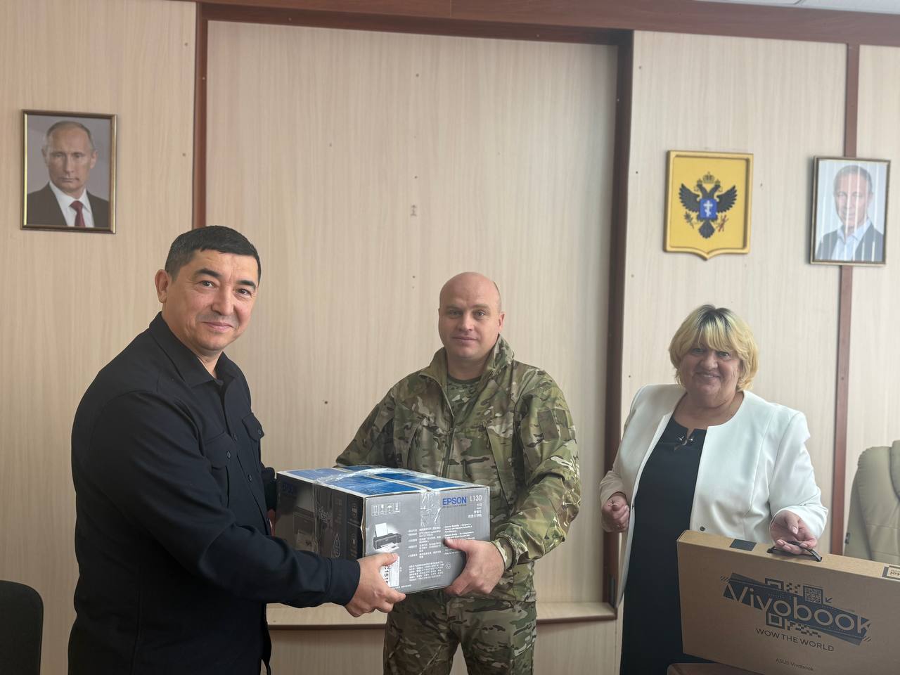 Владимир Сальдо: Передали современные средства связи и компьютерную технику военнослужащим 98-й гвардейской воздушно-десантной Свирской Краснознамённой орденов Кутузова и Александра Невского дивизии Владимир Сальдо: Передали современные средства связи и компьютерную технику военнослужащим 98-й гвардейской воздушно-десантной Свирской Краснознамённой орденов Кутузова и Александра Невского дивизии