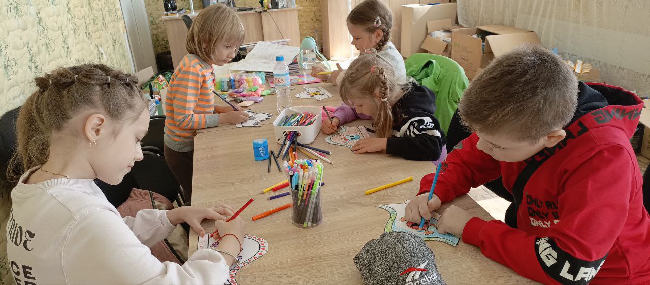 Театральная студия "Волшебный занавес" приглашает в мир творчества Театральная студия "Волшебный занавес" приглашает в мир творчества