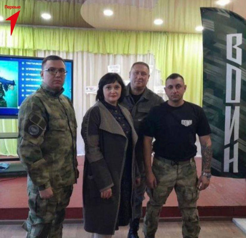 Первые Петровской школы посетили занятие по военной подготовке Первые Петровской школы посетили занятие по военной подготовке