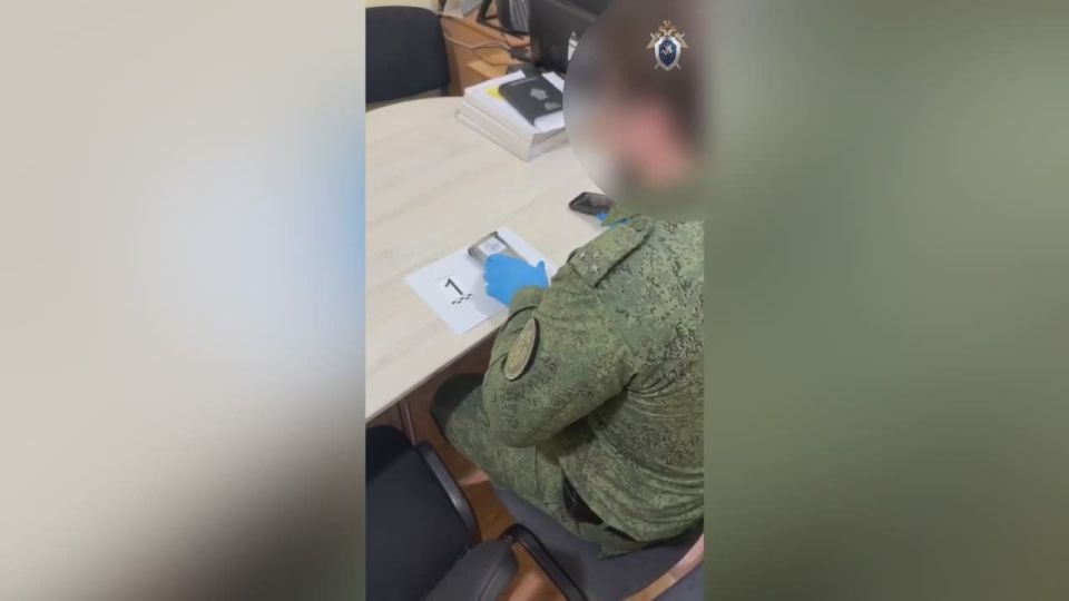 Следователь СК России предъявил мужчине обвинение в публичных призывах к осуществлению деятельности, направленной против безопасности Российской Федерации