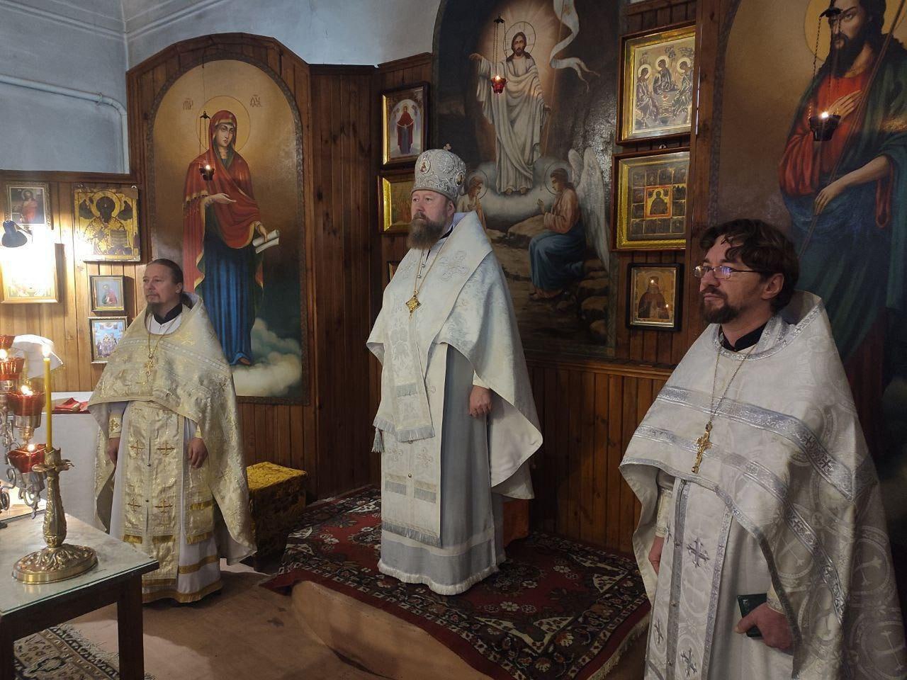 Праздник в Приморском: богослужение в день Архистратига Михаила Праздник в Приморском: богослужение в день Архистратига Михаила