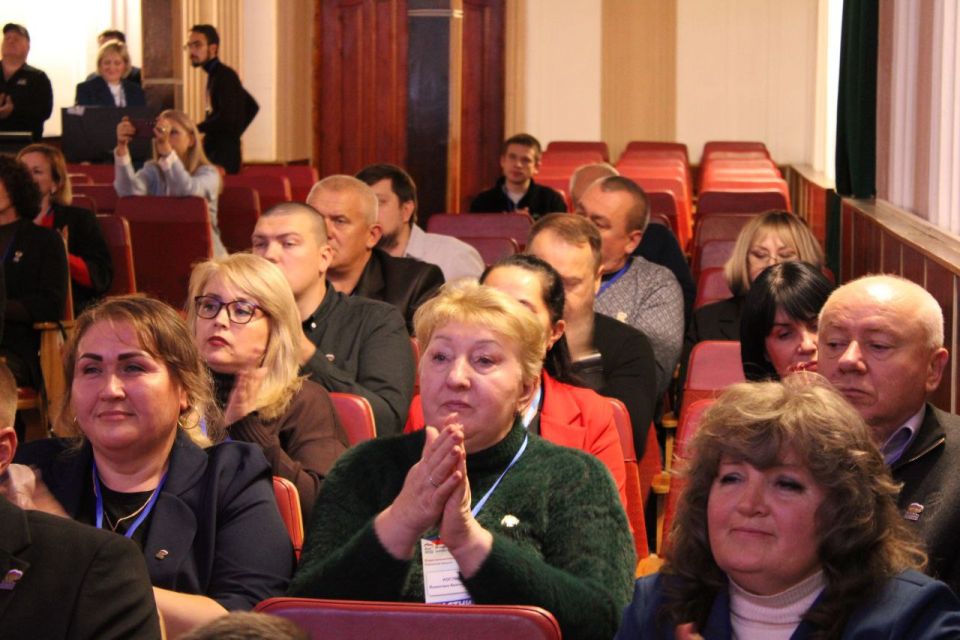 Надежда Бабешко: Вчера прошло торжественное мероприятие в г. Геническ, в ходе которого состоялась церемония награждения победителей конкурса «Народный депутат» Надежда Бабешко: Вчера прошло торжественное мероприятие в г. Геническ, в ходе которого состоялась церемония награждения победителей конкурса «Народный депутат»