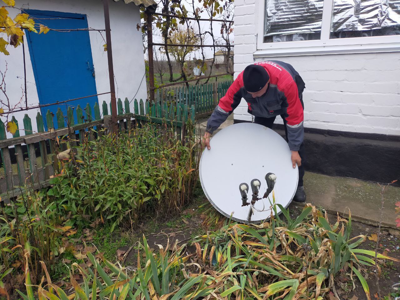 В Каховском округе продолжается демонтаж украинских спутниковых антенн «Горыныч» В Каховском округе продолжается демонтаж украинских спутниковых антенн «Горыныч»