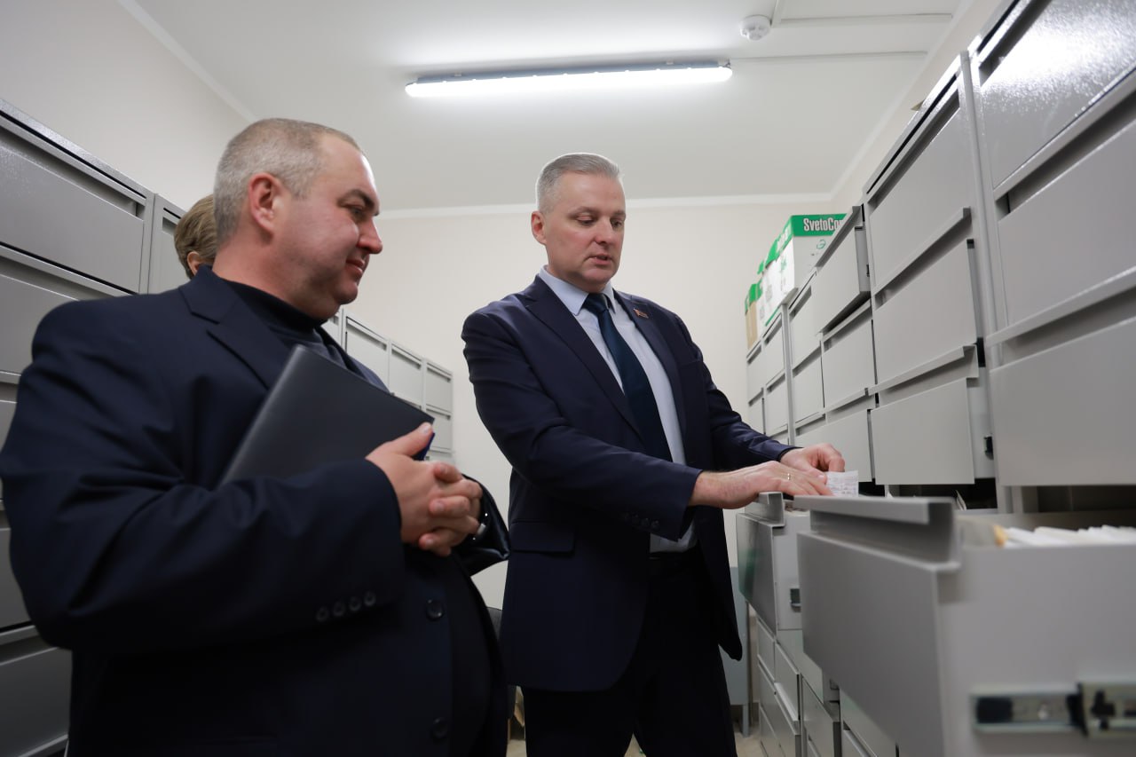 В эти дни делегация МВД России находится с визитом в нашей стране В эти дни делегация МВД России находится с визитом в нашей стране