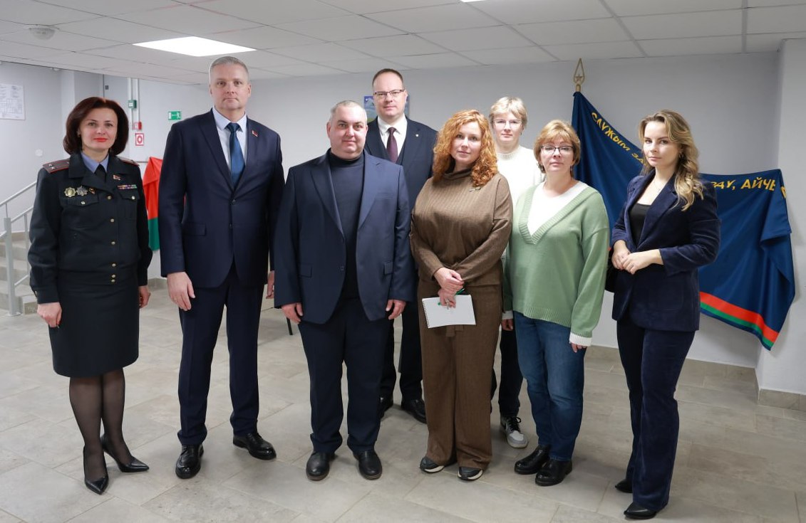 В эти дни делегация МВД России находится с визитом в нашей стране В эти дни делегация МВД России находится с визитом в нашей стране