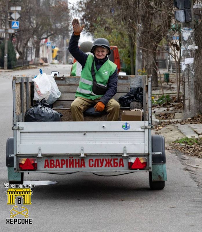 Херсон. Будни. Город ждёт, затаив дыхание, веря в лучшее Херсон. Будни. Город ждёт, затаив дыхание, веря в лучшее