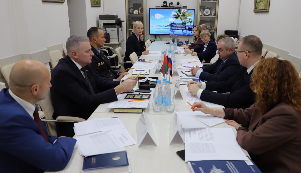 В эти дни делегация МВД России находится с визитом в нашей стране В эти дни делегация МВД России находится с визитом в нашей стране