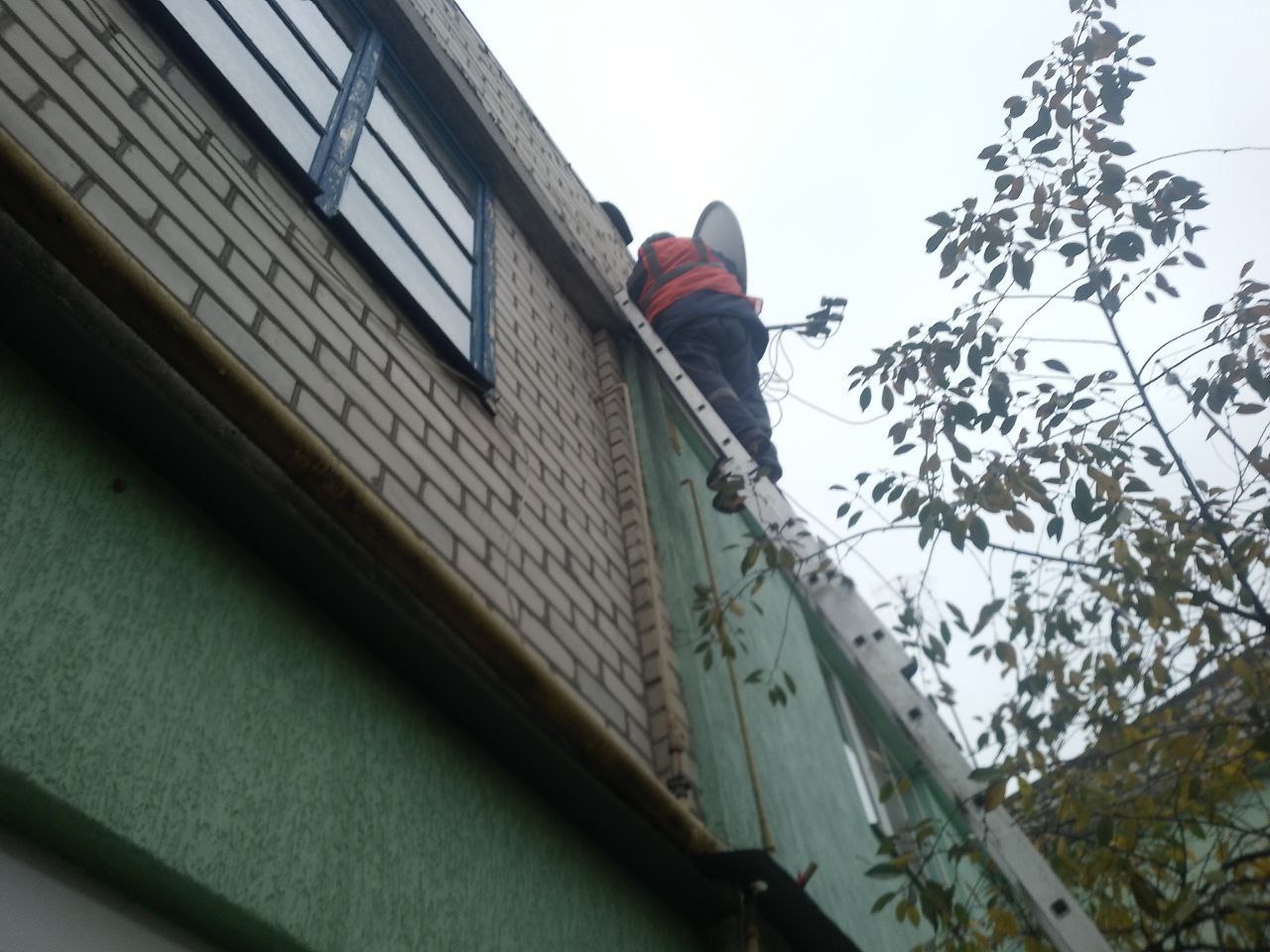 В Каховском округе продолжается демонтаж украинских спутниковых антенн «Горыныч» В Каховском округе продолжается демонтаж украинских спутниковых антенн «Горыныч»