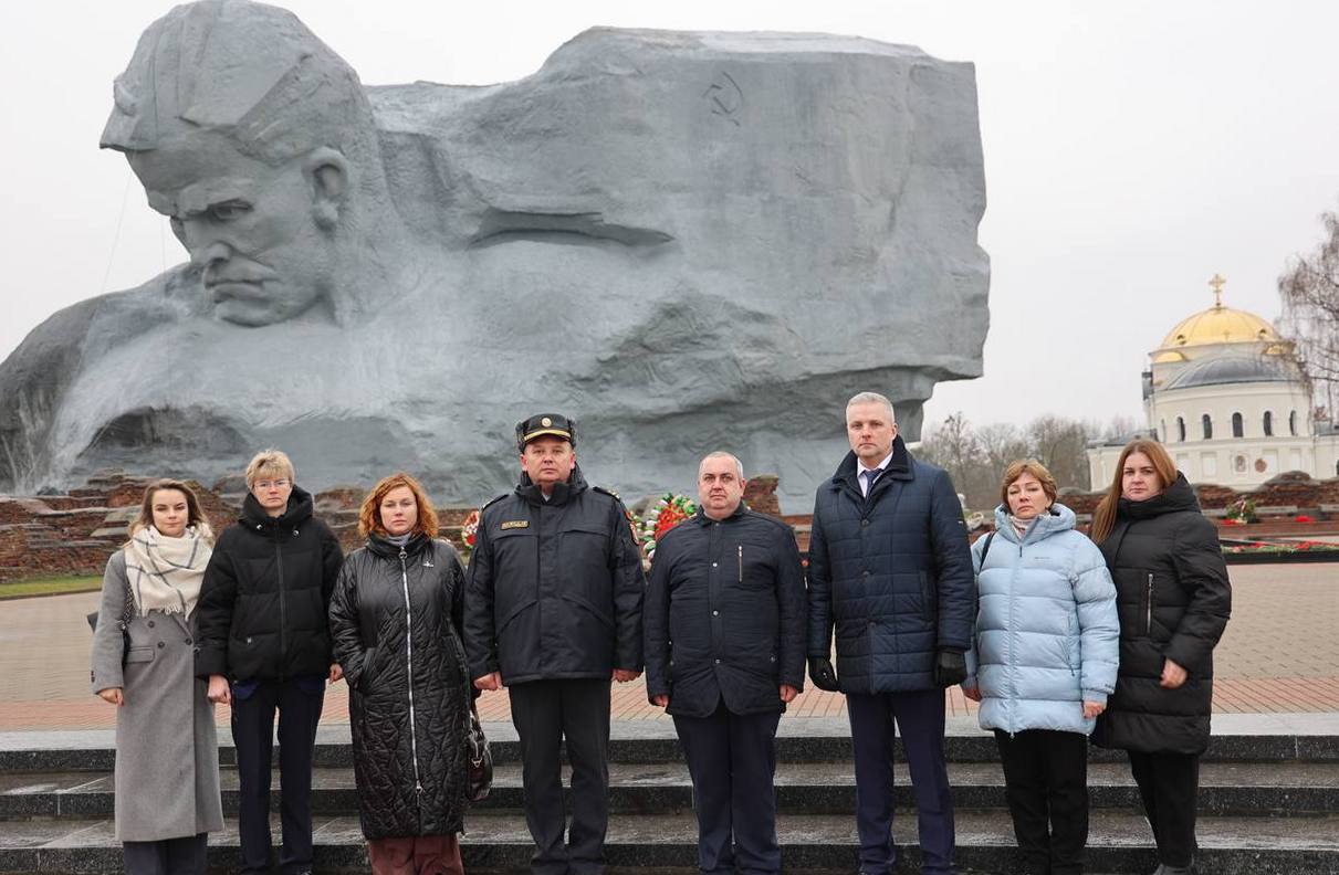 В эти дни делегация МВД России находится с визитом в нашей стране В эти дни делегация МВД России находится с визитом в нашей стране