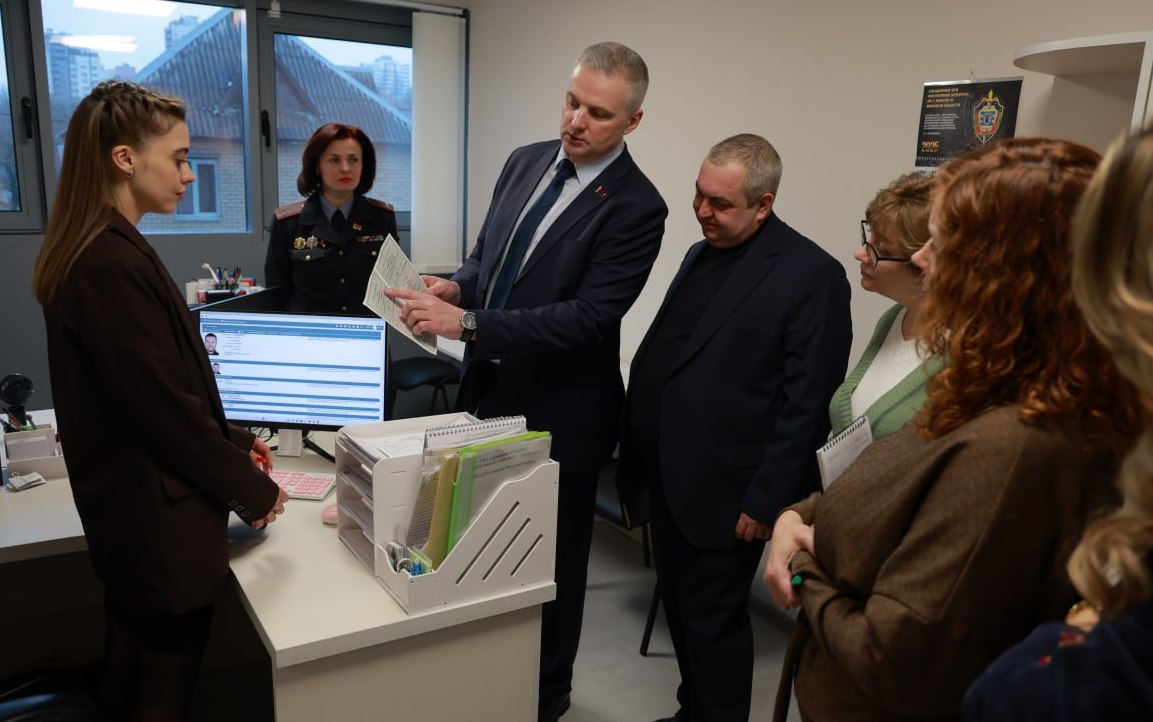 В эти дни делегация МВД России находится с визитом в нашей стране В эти дни делегация МВД России находится с визитом в нашей стране