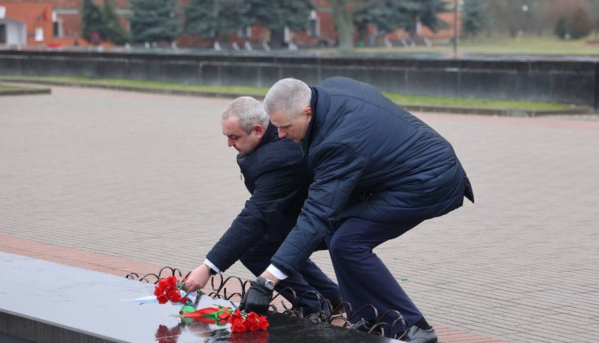 В эти дни делегация МВД России находится с визитом в нашей стране В эти дни делегация МВД России находится с визитом в нашей стране