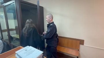 Суд дал 7 лет колонии стюардессе "Уральских авиалиний" Варваре Волковой, обещавшей напоить чаем бойцов ВСУ