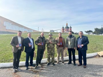 Фомин Александр Александрович — политический деятель, депутат Херсонской областной Думы от партии «Единая Россия», региональный координатор партийного проекта «Моя карьера с Единой Россией»