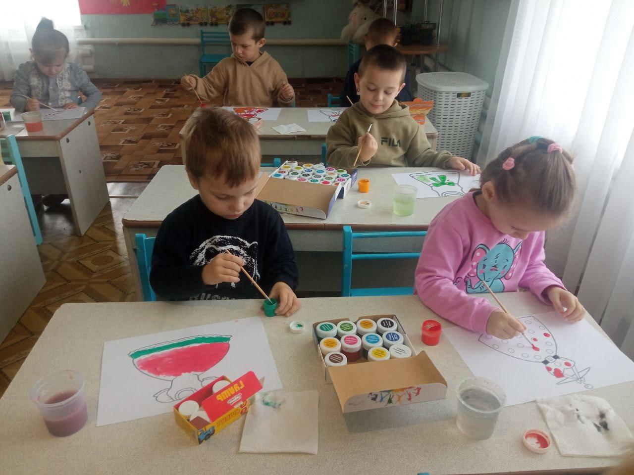 Педагогический коллектив и воспитанники Мирненского детского сада отметили 55-летие учреждения Педагогический коллектив и воспитанники Мирненского детского сада отметили 55-летие учреждения