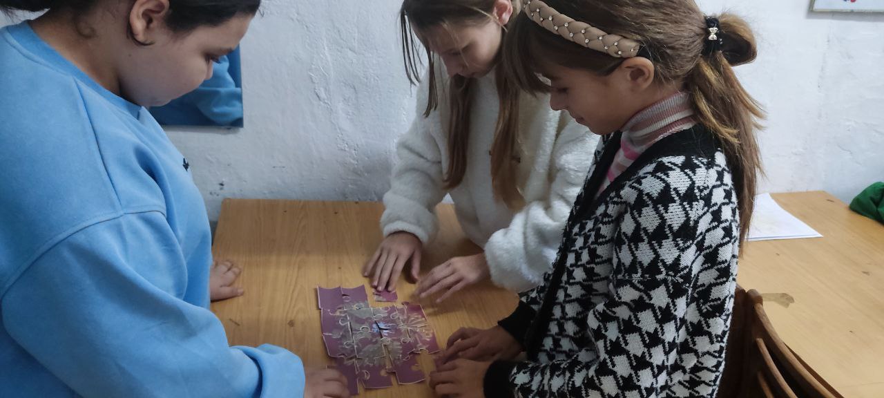 Герб России- официальный государственный символ Российской федерации и является характерным знаком государства, его уникальной эмблемой Герб России- официальный государственный символ Российской федерации и является характерным знаком государства, его уникальной эмблемой