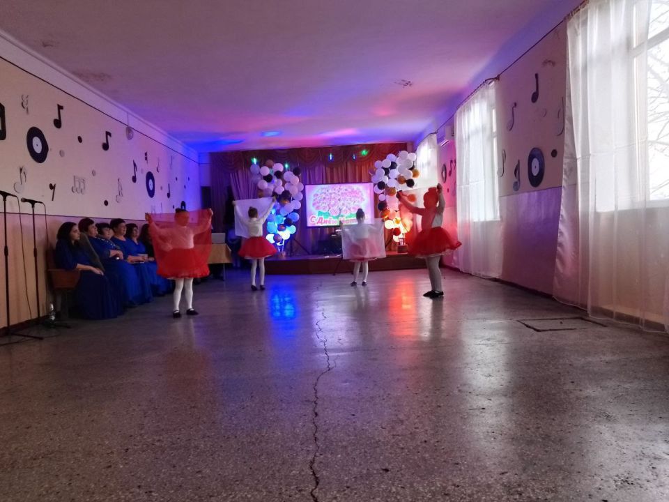 В Петровске прошел душевный концерт, приуроченный ко Дню матери В Петровске прошел душевный концерт, приуроченный ко Дню матери