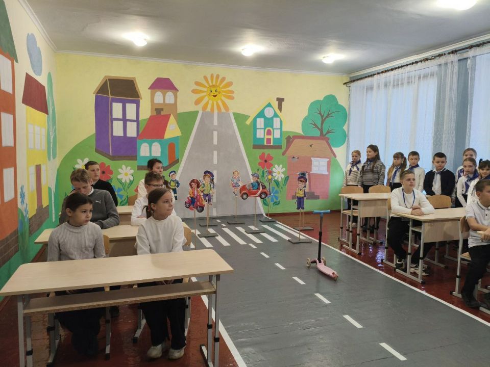 Безопасность на дорогах начинается с юных сердец: в Новомаячковской школе открылся класс ЮИД Безопасность на дорогах начинается с юных сердец: в Новомаячковской школе открылся класс ЮИД