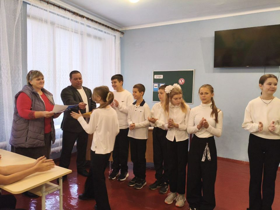 Безопасность на дорогах начинается с юных сердец: в Новомаячковской школе открылся класс ЮИД Безопасность на дорогах начинается с юных сердец: в Новомаячковской школе открылся класс ЮИД