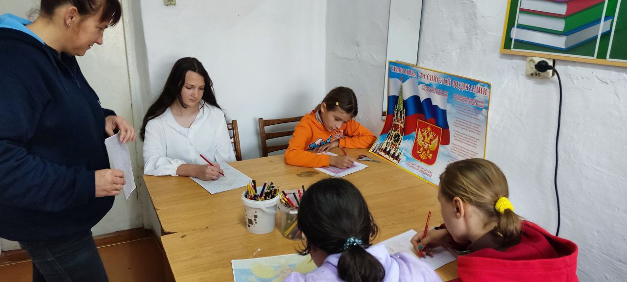 Герб России- официальный государственный символ Российской федерации и является характерным знаком государства, его уникальной эмблемой