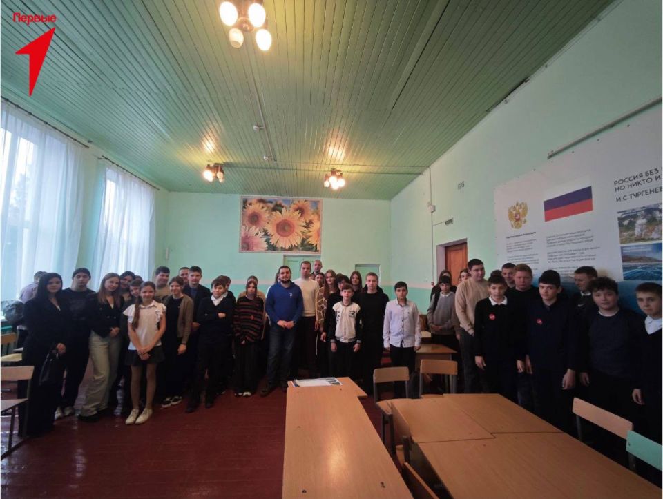 Специалисты Движения Первых посетили Михайловскую школу Специалисты Движения Первых посетили Михайловскую школу