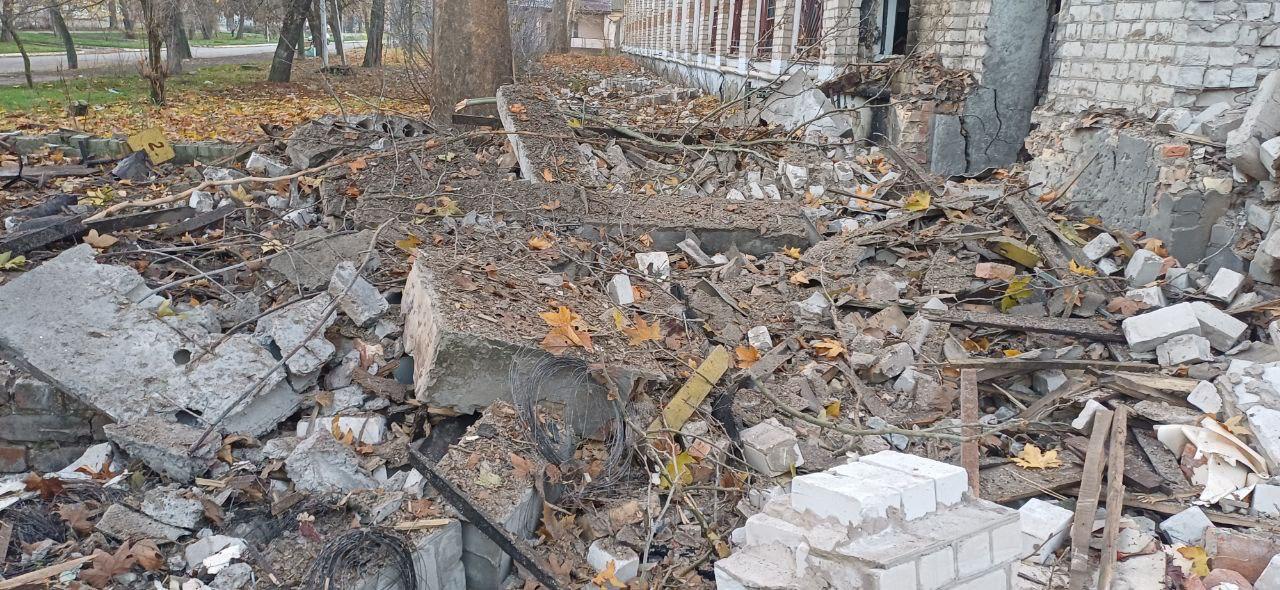 Украинский FPV дрон также атаковал гражданский автомобиль на участке дороги между Раздольным и Коробками Украинский FPV дрон также атаковал гражданский автомобиль на участке дороги между Раздольным и Коробками