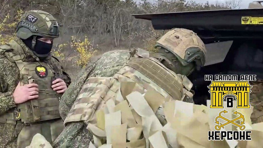 Военнослужащим передали маскировочные сети от школьников из Скадовска!