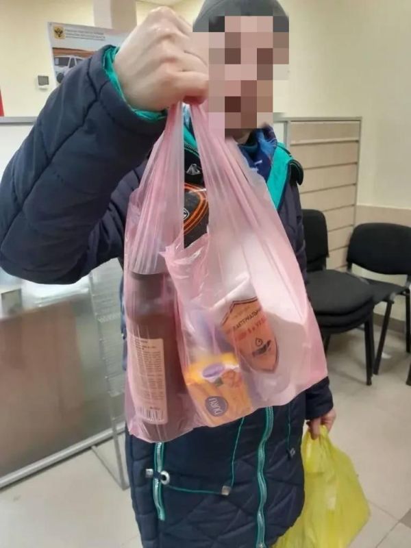 В Новой Каховке выдали очередную партию гуманитарной помощи В Новой Каховке выдали очередную партию гуманитарной помощи