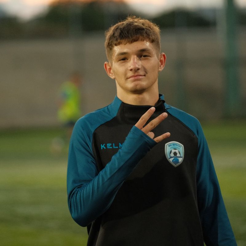 Сегодня день рождения у Дениса Антониади