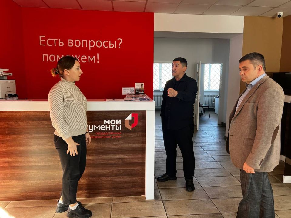 Энвер Абдураимов: Оперативная встреча по восстановлению работы МФЦ в Каланчакском округе Энвер Абдураимов: Оперативная встреча по восстановлению работы МФЦ в Каланчакском округе