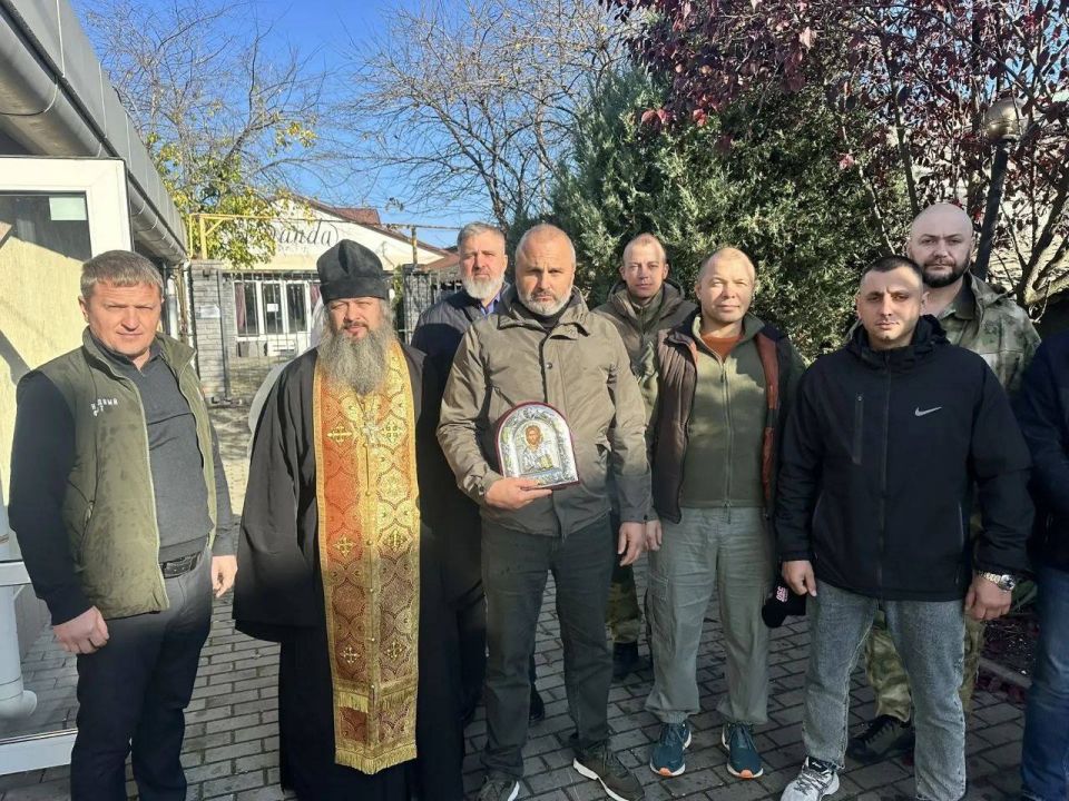       -                 ,  ...