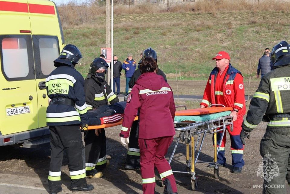 В Херсонской области впервые прошли масштабные учения спасателей и экстренных служб В Херсонской области впервые прошли масштабные учения спасателей и экстренных служб