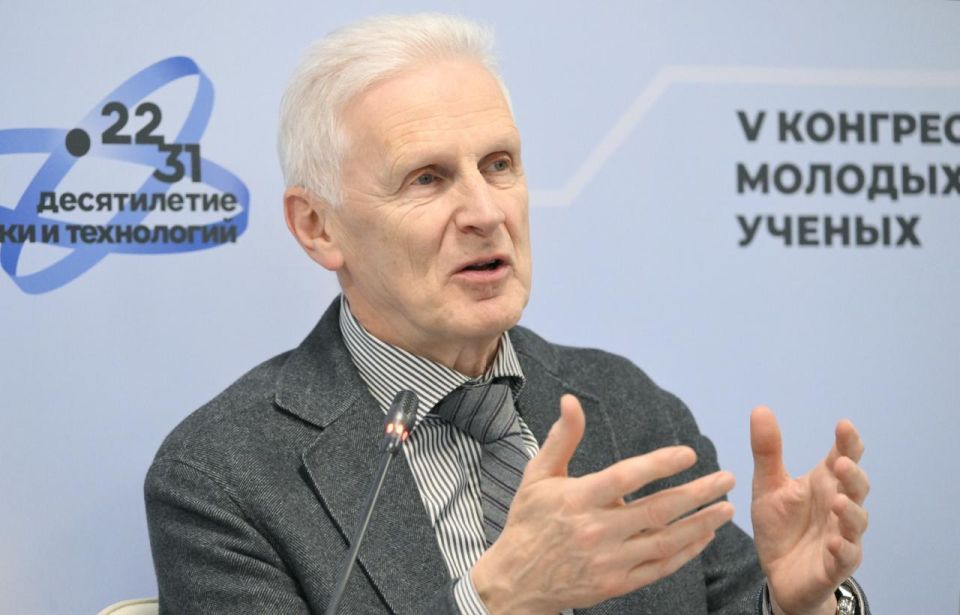 На V Конгрессе молодых ученых Андрей Фурсенко встретился с выпускниками Школы молодых исследователей из исторических регионов На V Конгрессе молодых ученых Андрей Фурсенко встретился с выпускниками Школы молодых исследователей из исторических регионов