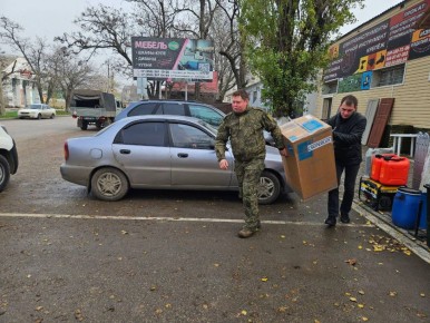 Первый секретарь Херсонского областного комитета КПРФ Рамиль Замалетдинов доставил и передал гуманитарную помощь защитникам нашей области