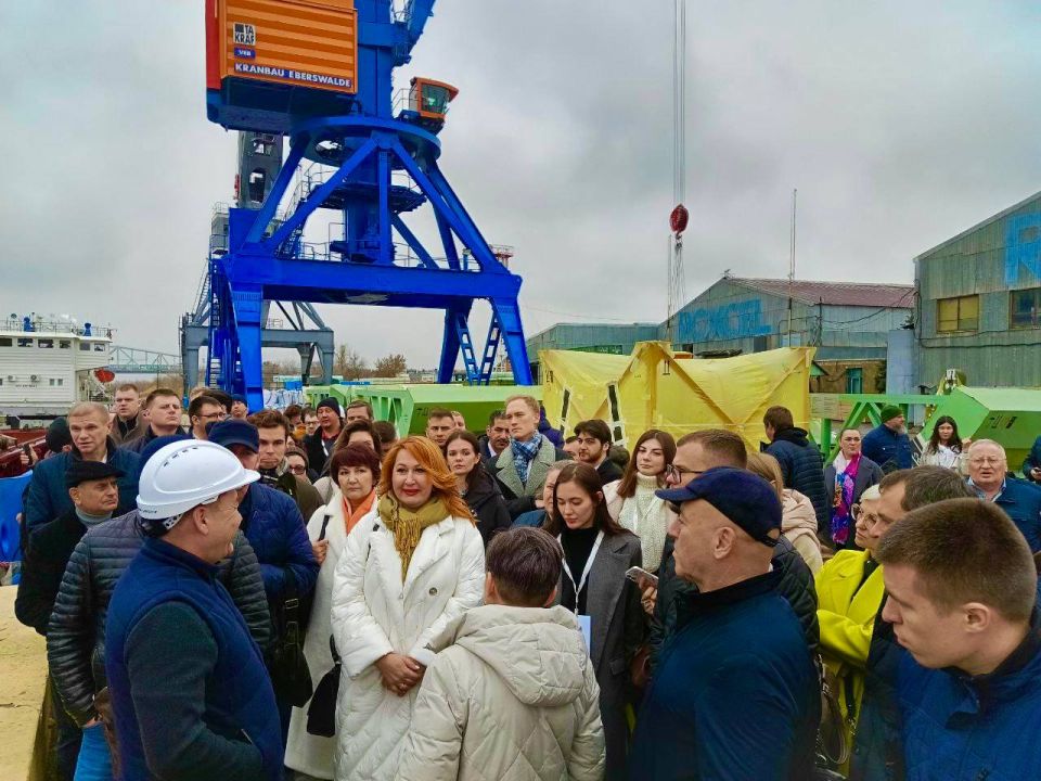 Предприниматели Херсонской области приняли участие в Третьем Астраханском международном форуме «МТК Север–Юг», где смогли изнутри увидеть, как работает ключевой маршрут для поставок в Иран, Ирак, Афганистан и страны Средней... Предприниматели Херсонской области приняли участие в Третьем Астраханском международном форуме «МТК Север–Юг», где смогли изнутри увидеть, как работает ключевой маршрут для поставок в Иран, Ирак, Афганистан и страны Средней...