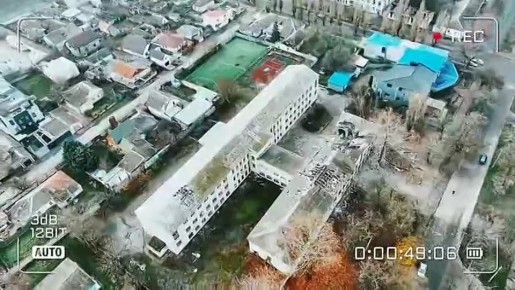 Каховка. Наш берег.. Школа №1. Ни военных, ни техники, ни средств связи и тем более каких-то антенн. Просто из-за злости и ненависти ко всему русскому противник бьёт по школе, там где будут учиться новые граждане нашей...