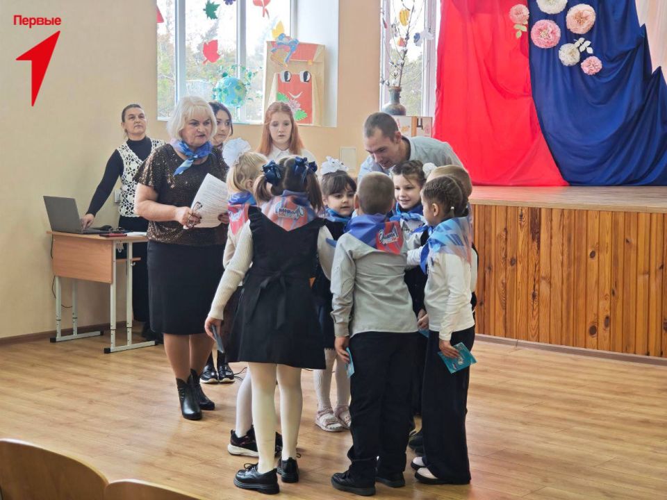 В Лазурненской школе прошло торжественное посвящение в «Орлята России» В Лазурненской школе прошло торжественное посвящение в «Орлята России»