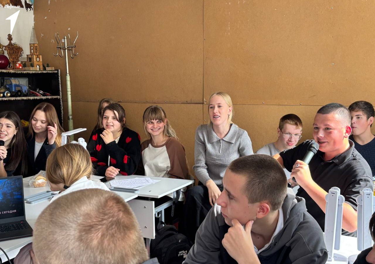 Первые Круглоозерской школы приняли участие в мероприятии «Караоке-вечер: звезды на сцене» Первые Круглоозерской школы приняли участие в мероприятии «Караоке-вечер: звезды на сцене»