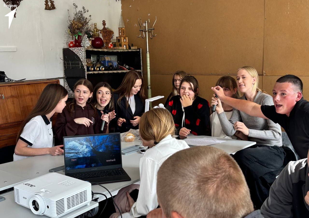 Первые Круглоозерской школы приняли участие в мероприятии «Караоке-вечер: звезды на сцене» Первые Круглоозерской школы приняли участие в мероприятии «Караоке-вечер: звезды на сцене»