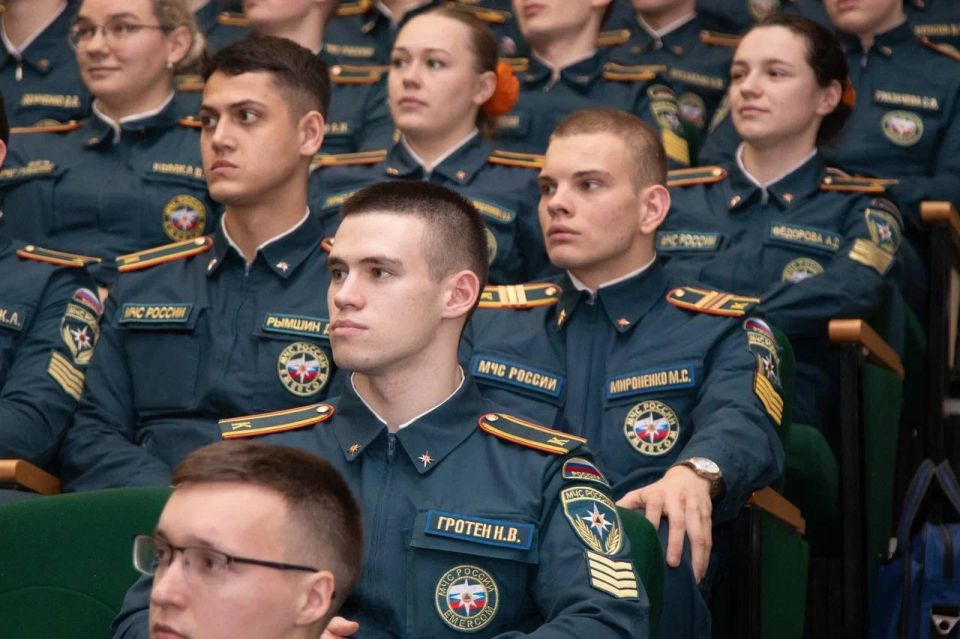 Состоялась встреча курсантов выпускных курсов с представителем ГУ МЧС России по Херсонской области Состоялась встреча курсантов выпускных курсов с представителем ГУ МЧС России по Херсонской области