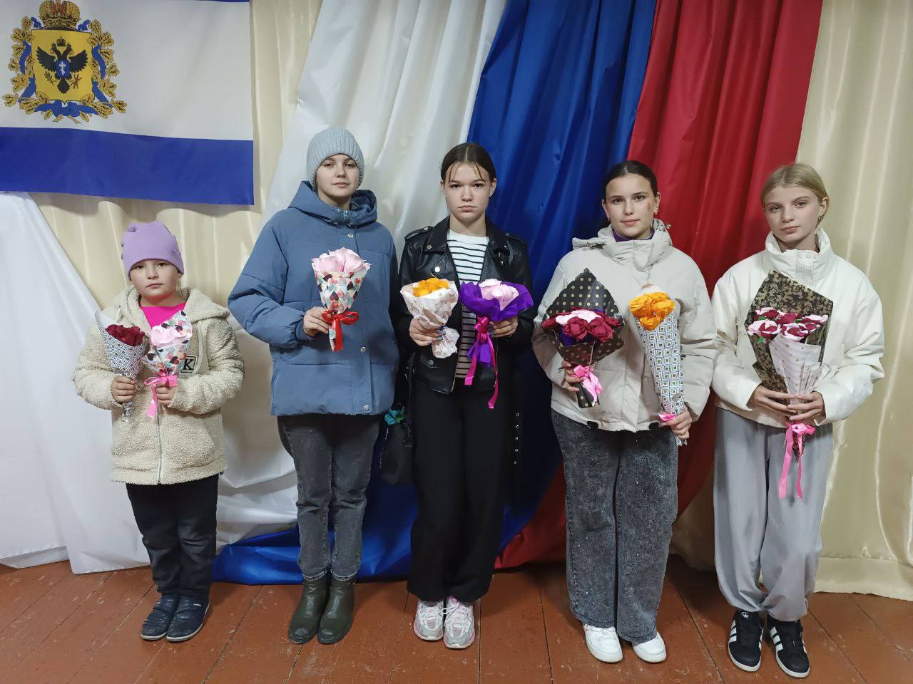 Активисты партии «Единая Россия» провели в селе Ивановка мастер-класс ко Дню матери Активисты партии «Единая Россия» провели в селе Ивановка мастер-класс ко Дню матери