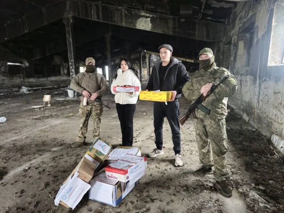 В честь праздника - День Матери, участницы "Женского движения Единой России", под руководством регионального координатора - депутата областной Думы - Оксаны Мороз объединились в акции "Вкус заботы" для бойцов и семей... В честь праздника - День Матери, участницы "Женского движения Единой России", под руководством регионального координатора - депутата областной Думы - Оксаны Мороз объединились в акции "Вкус заботы" для бойцов и семей...