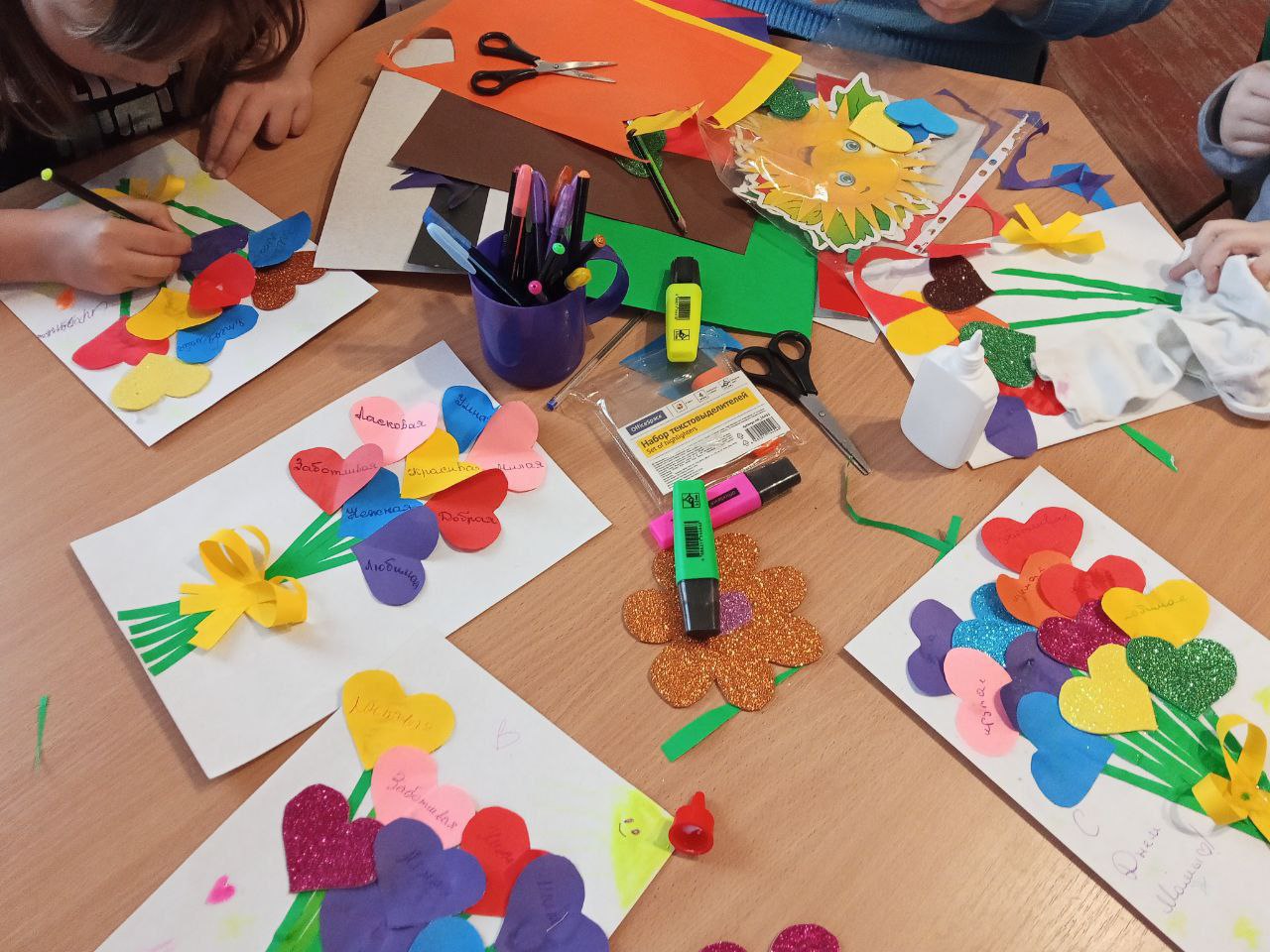 Творческий подарок для мам: в Новопавловском СК прошёл праздничный концерт Творческий подарок для мам: в Новопавловском СК прошёл праздничный концерт