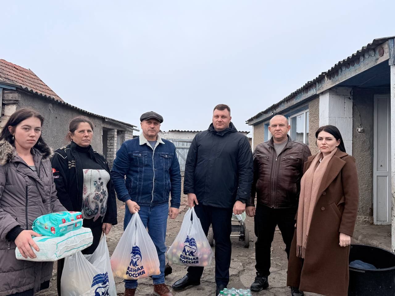 «Единая Россия» поддерживает семьи в День матери «Единая Россия» поддерживает семьи в День матери