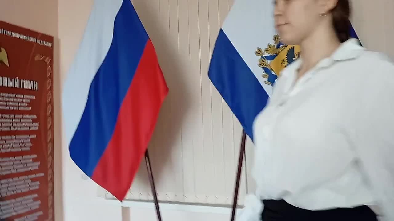 Первые Сивашской школы № 2 креативно поздравили своих мам с Днем матери