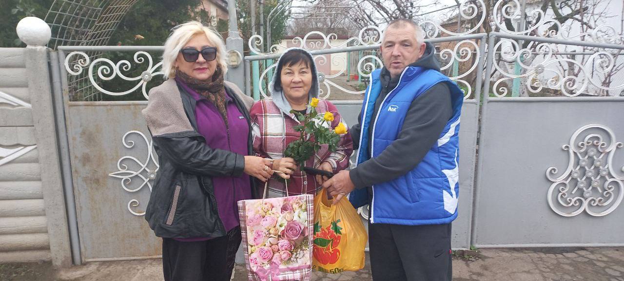 В Новотроицком округе поздравили матерей с Днём матери В Новотроицком округе поздравили матерей с Днём матери