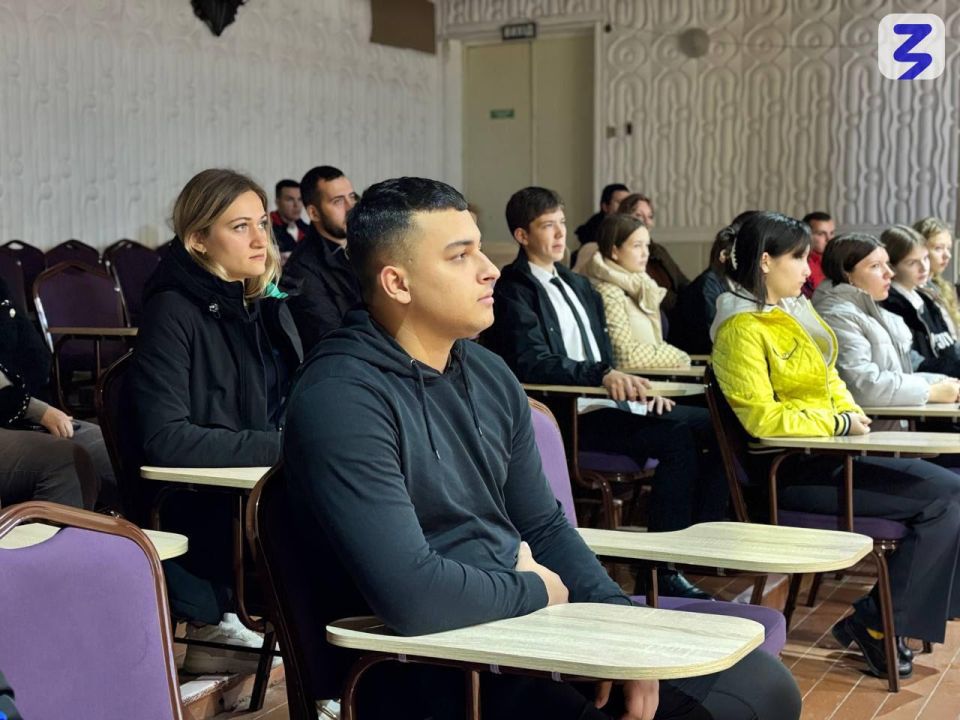 Встреча с Сергеем Тугушевым: ценные навыки для будущих профессионалов на лекции Общества "Знание" Встреча с Сергеем Тугушевым: ценные навыки для будущих профессионалов на лекции Общества "Знание"
