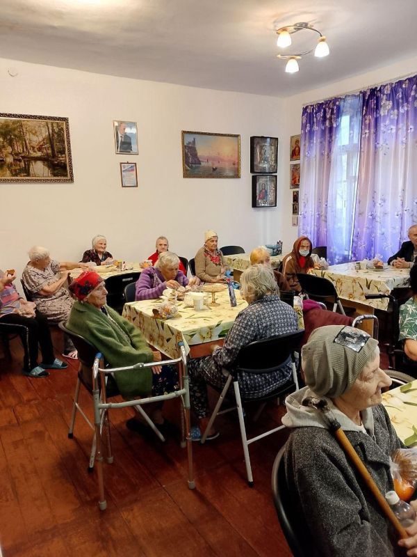 Поздравили с Днем матери подопечных в «Владимиро-Ильинском гериатрическом пансионате» Поздравили с Днем матери подопечных в «Владимиро-Ильинском гериатрическом пансионате»