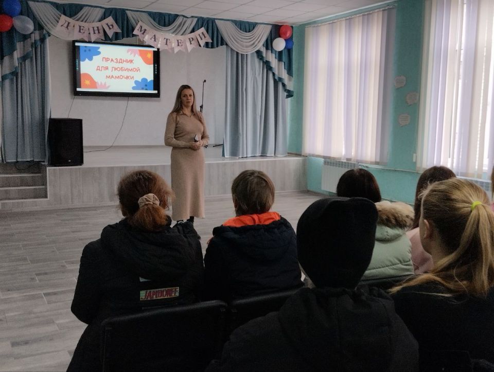 Праздник материнской любви: Тепло и единство в Нижнесерогозской школе! Сегодня в ГБОУ ХО "Нижнесерогозская школа Нижнесерогозского района" прошёл праздничный концерт, посвященный Дню матери Праздник материнской любви: Тепло и единство в Нижнесерогозской школе! Сегодня в ГБОУ ХО "Нижнесерогозская школа Нижнесерогозского района" прошёл праздничный концерт, посвященный Дню матери