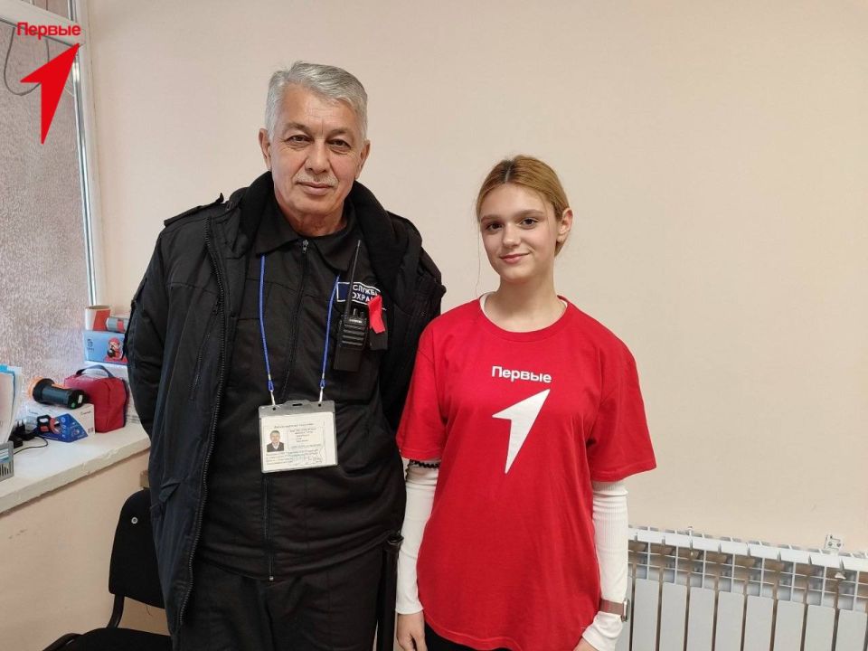 Первые Новотроицкой школы провели акцию «Стоп ВИЧ/СПИД» Первые Новотроицкой школы провели акцию «Стоп ВИЧ/СПИД»